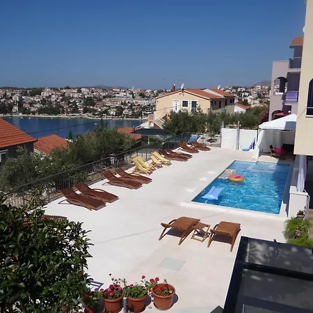Apartment Helles Mit Balkon Und Meerblick *